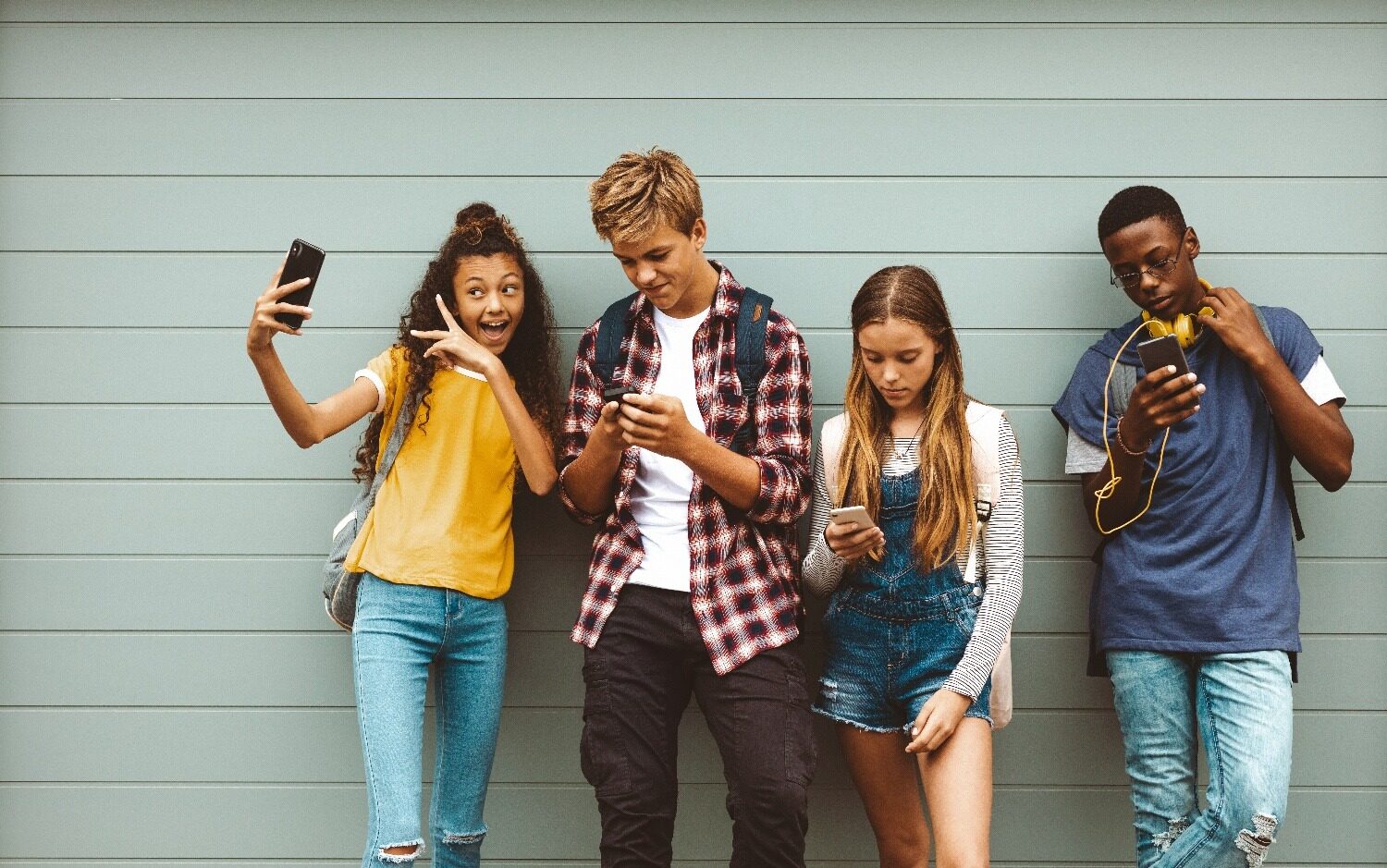 Meta, amendată cu 567 mil. Dolari: Facebook și Instagram, restricționate pentru adolescenți