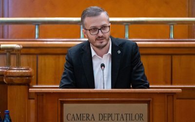 Buzoianu, Mediu transformat în teatru de propagandă