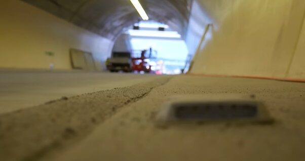 Primul tunel de autostradă din România, aproape gata. Când vom circula