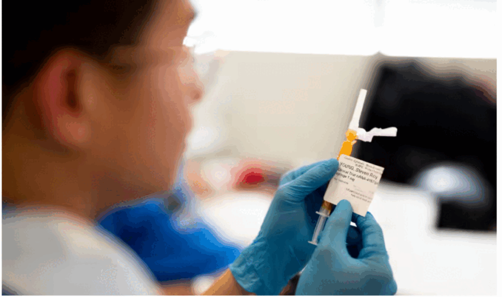 Vaccin anti-cancer colon: Românii speră la primii testați