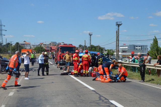 Brăila: Accident cumplit pe DN 2B. Doi morți, trei copii răniți