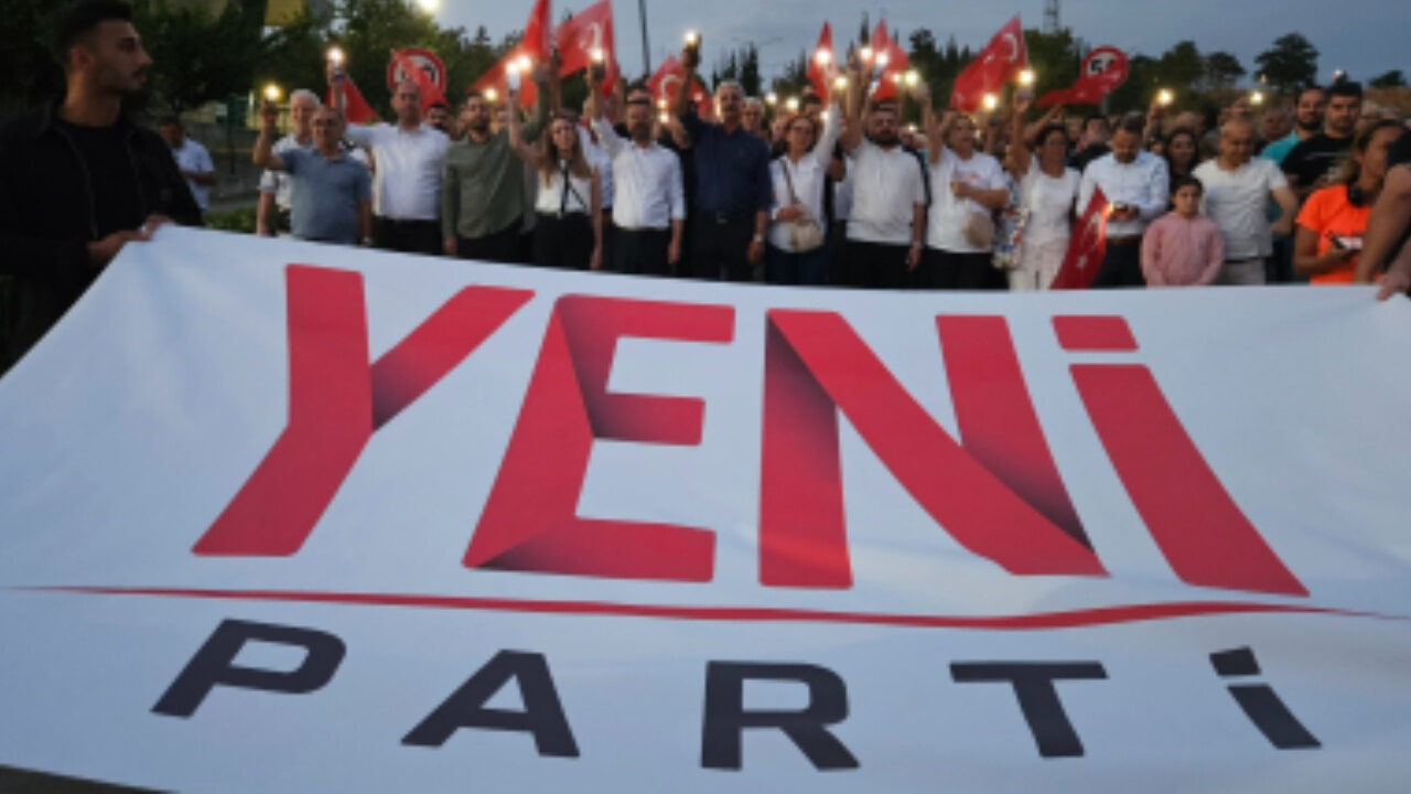 Ex-CHP trece la Noul Partid: Un nou val de plecări politice