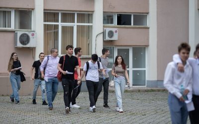 Bac 2027: Simularea începe pe 22 martie, cu româna