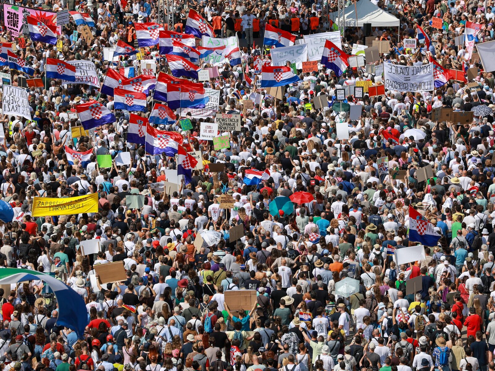 Protest masiv în Croația pentru deșeuri toxice: Guvernul, pus la zid