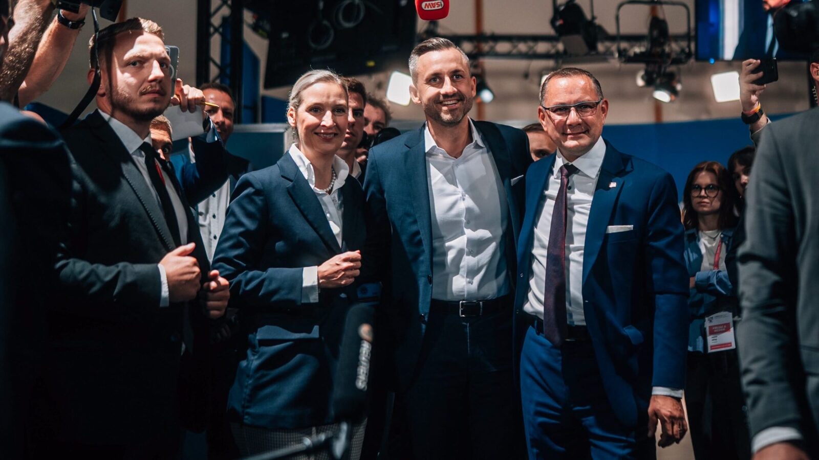 Saxonia-Anhalt: Dreapta extremistă câstigă, stânga naționalistă devine cheia puterii
