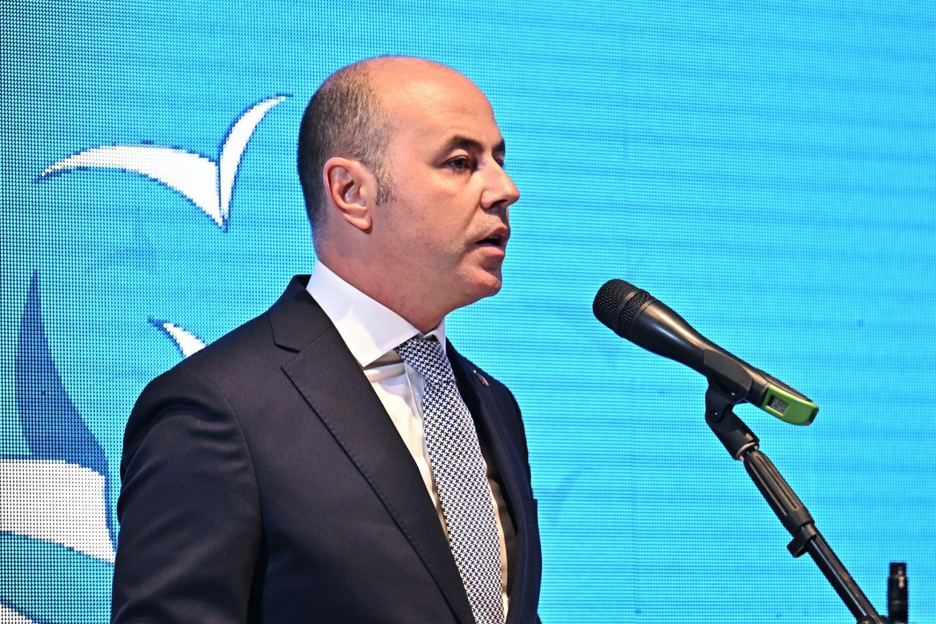 Muraru: PNL amenință CCR dacă Guvernul Mureșan e-n pericol