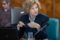 Oana Gheorghiu: Sărutul drapelului, o constrângere stupidă