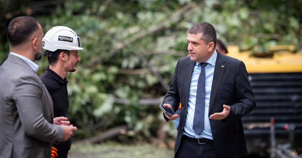 Radu Miruță, blocat o oră pe Valea Oltului: „Doar patru lucrau, restul priveau”