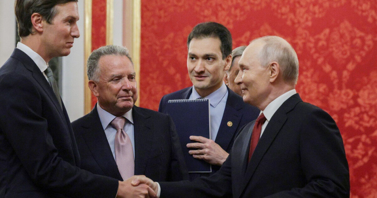 Putin, emisari Trump la Kremlin. Trec sâmbete de foc Kiev-Moscova