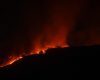 Anak Krakatau fierbe: Alertă și zonă roșie în Indonezia