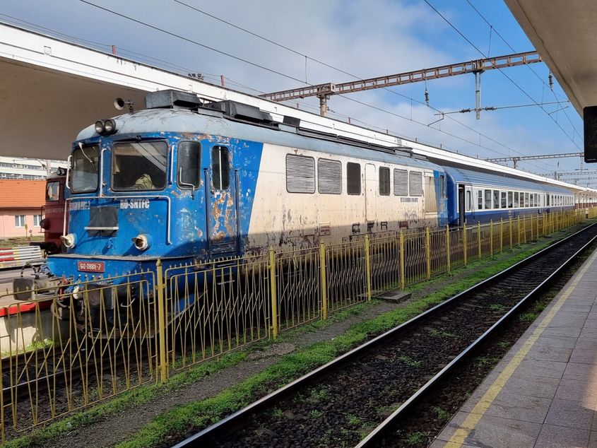 CFR în colaps: 10.400 km de șine distruse. Unde au dispărut banii din PNRR