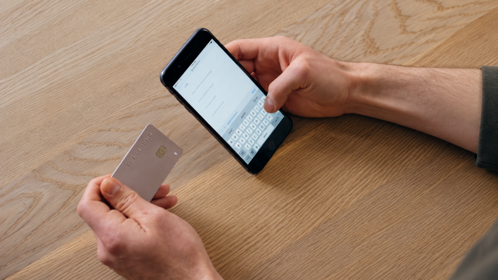 AI-ul cumpără singur: Revolut și Visa testează plata inițiată de inteligența artificială
