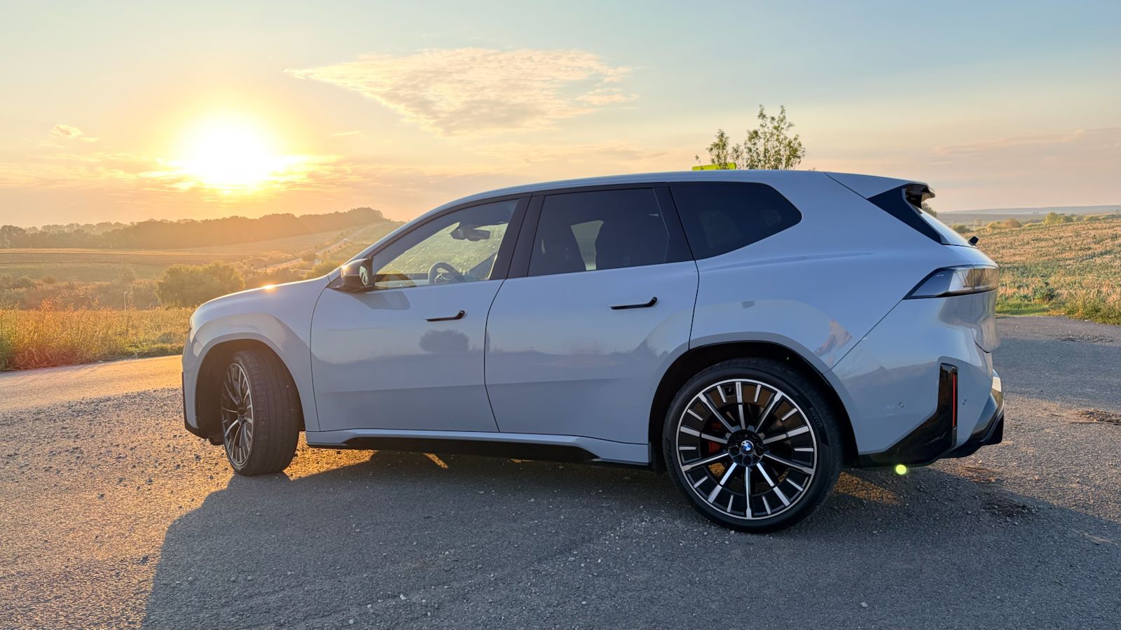 BMW iX3 50 xDrive: Revoluție sau Neue Klasse?