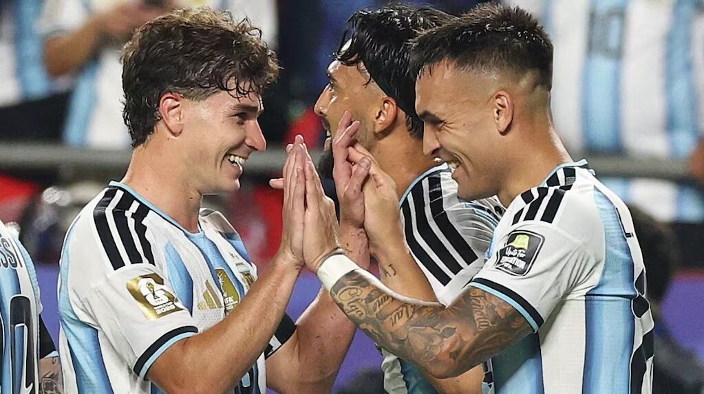 Argentina învinge Bolivia 2-0, Messi pleacă pe ușa din dos