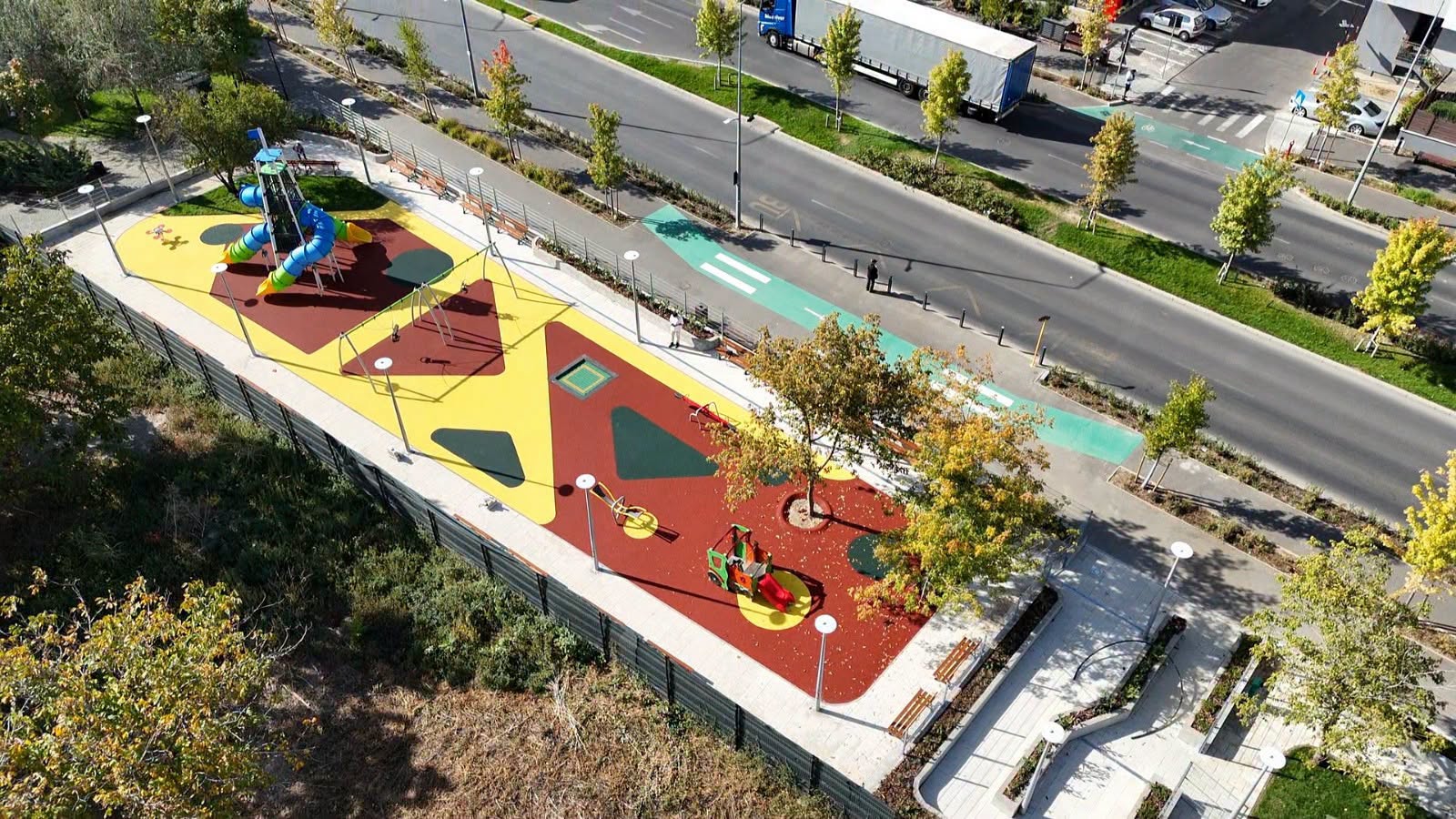 ANL Brâncuși: Loc de joacă nou, plus zonă pentru căței