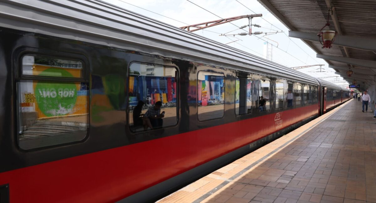 Trenurile spre București vor staționa suplimentar la ora de iarnă