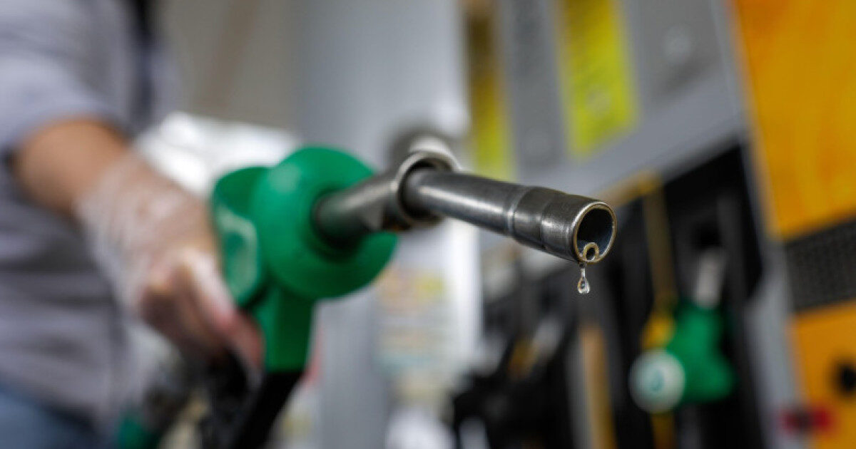 Niculescu: Prelungim blocarea scumpirilor la carburanți
