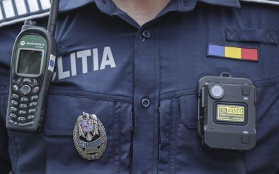 Polițist reținut și cercetat sub control judiciar pentru șase infracțiuni. Agentul și-a înșelat inclusiv șefii, pentru bani