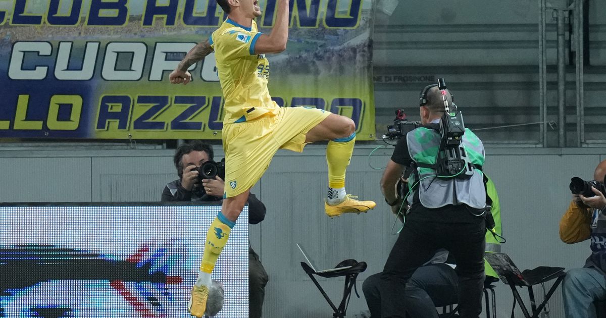 Raimondo, erou la Frosinone. Frankfurt rupe blestemul acasă