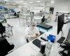 Fabrica din România, furnizori greu de găsit pentru Apple, CERN