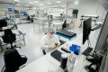 Fabrica din România, furnizori greu de găsit pentru Apple, CERN
