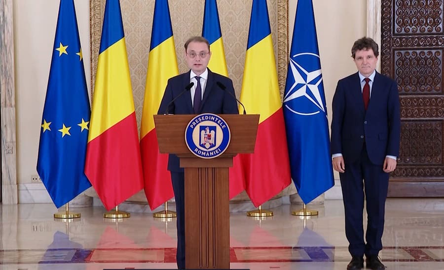 Luca Niculescu, al patrulea premier: Diplomatul cu dosarul OCDE. Partidele reacționează