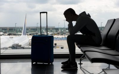 Minor în străinătate singur: Ce spun legea și vârsta maximă