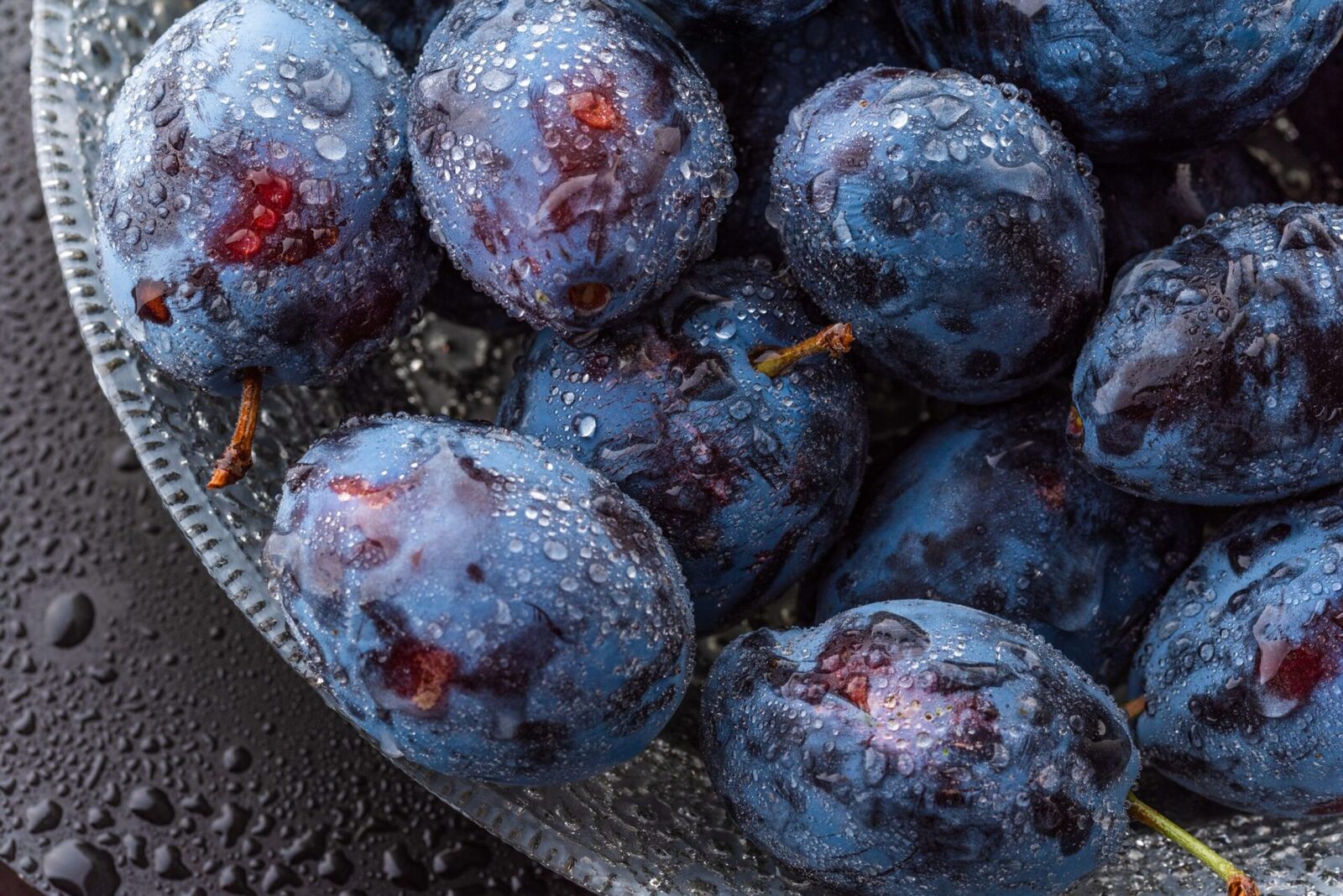 Prune ca noi iarna: Secretul conservării lor delicioase